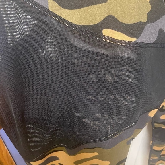 R2 Sport plus size 3X  camo highwaist mesh leggings - Picture 3 of 10